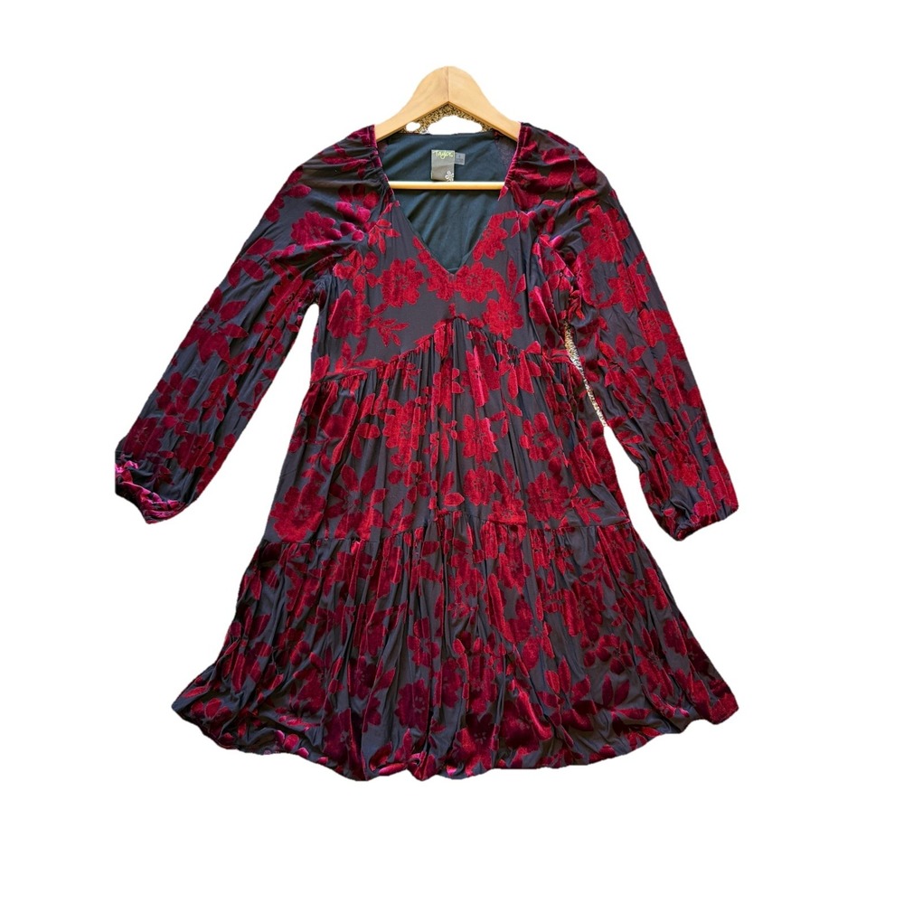 Taylor Dress Sz 4 Red Velvet Burnout Black Lined V Neck Stretch Sheer Sleeve
